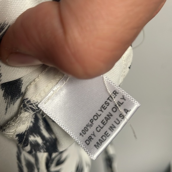 Women’s Glam Black & White Romper • Gorgeous • Aztec Print • Size Medium - Picture 10 of 11